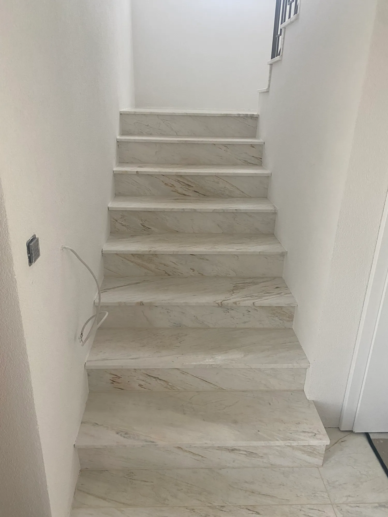 Marmor Treppenanlage Weiß aus Marmor, Stuttgart – Detailansicht 4 | Grama Natursteine