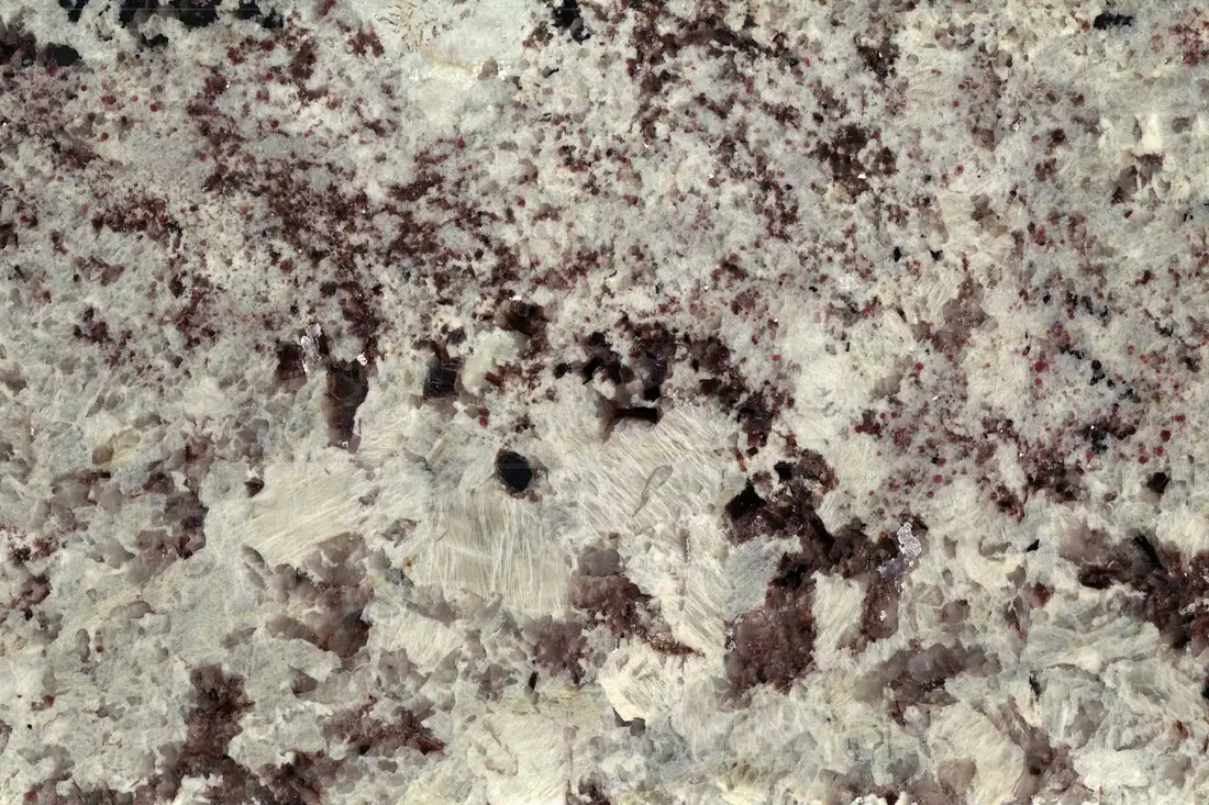 Alaska White / Ice Brown – Naturstein bei Grama Natursteine