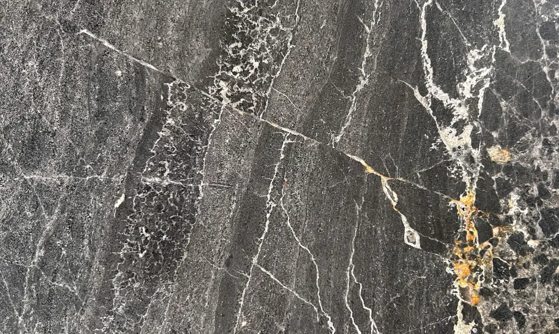 Tundra Black – Naturstein bei Grama Natursteine