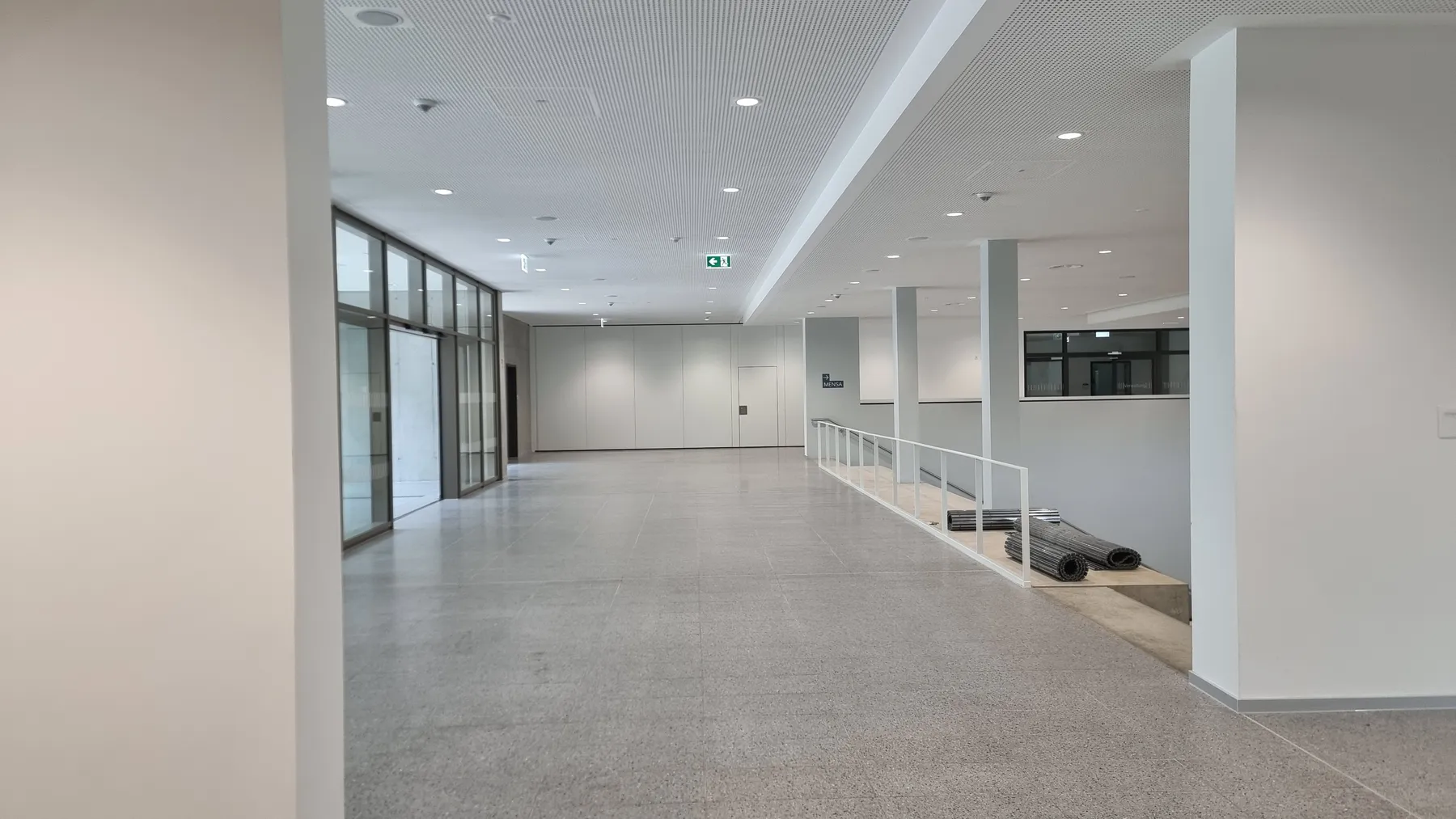 Gymnasium – Naturstein im Großobjekt aus Naturstein, Region Stuttgart – Detailansicht 8 | Grama Natursteine