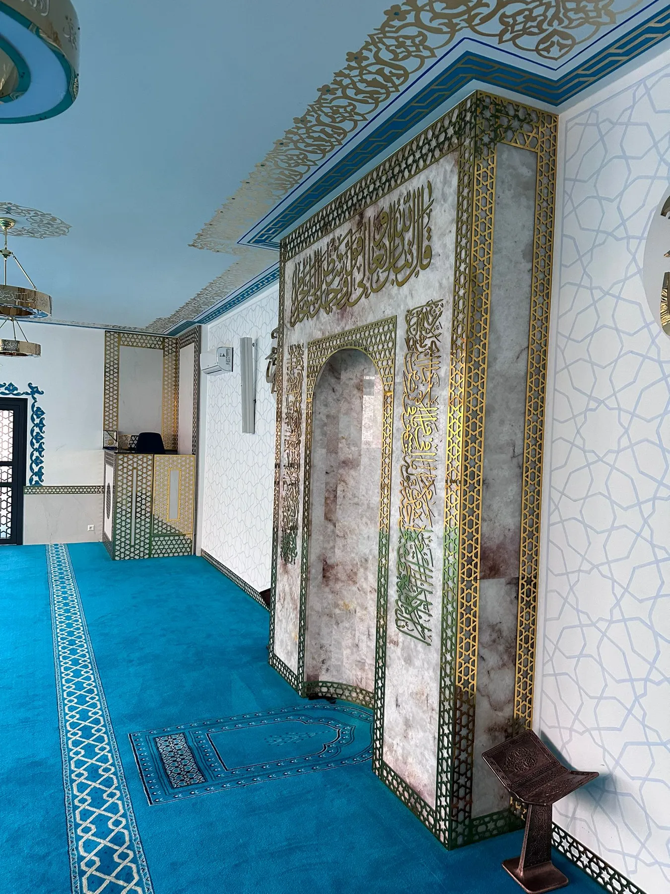 Moschee – Marmor-Mihrab & Wandverkleidung aus Marmor, Region Stuttgart – Detailansicht 5 | Grama Natursteine